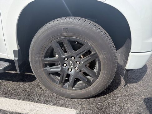 Used 2022 Chevrolet Silverado 1500 Custom image 11