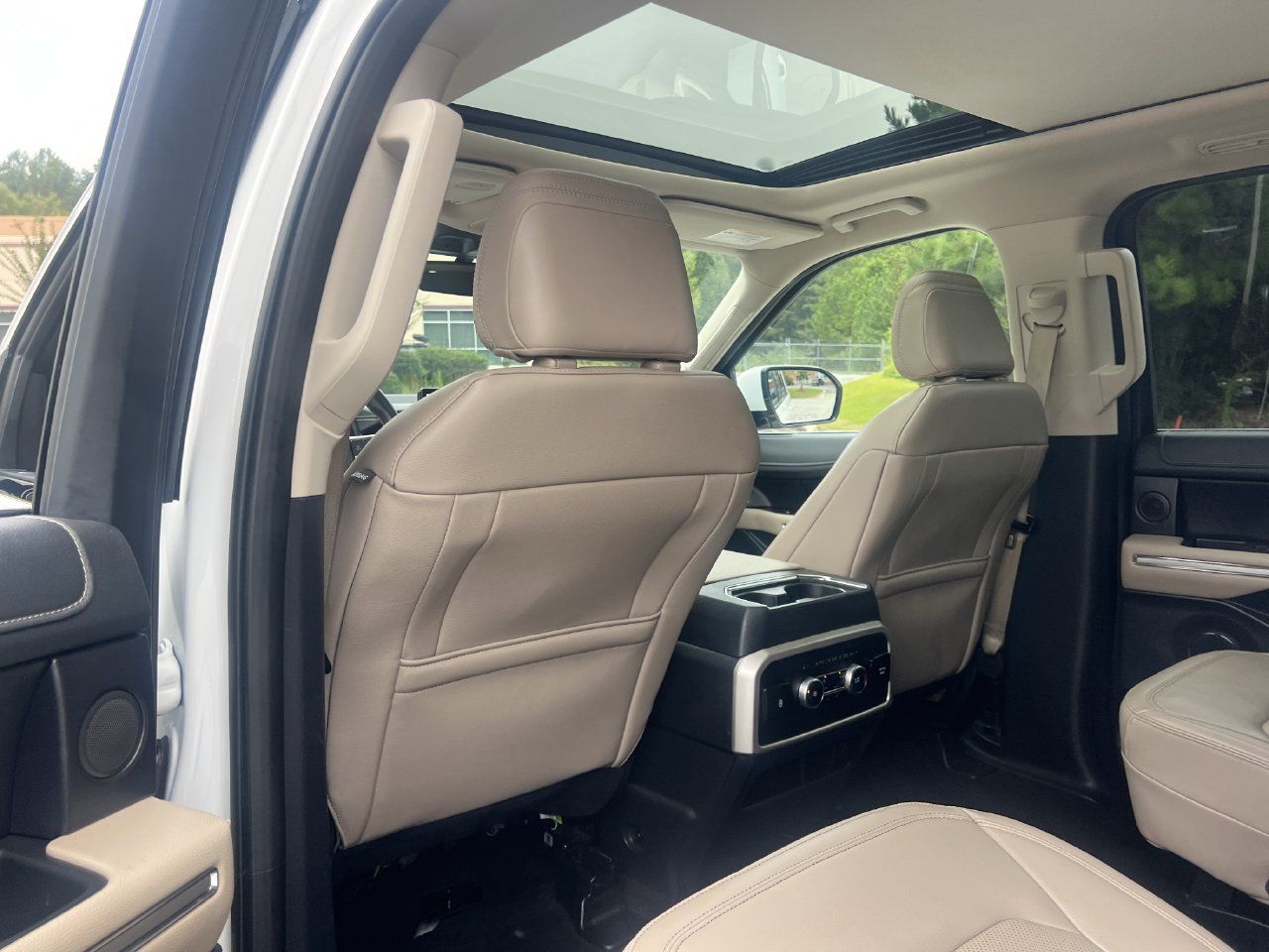 Used 2024 Ford Expedition Limited RWD image 22