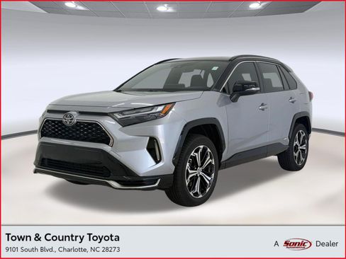 Used 2025 Toyota RAV4 XSE AWD/4WD image 1