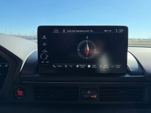 Used 2025 Honda Pilot TrailSport image 21