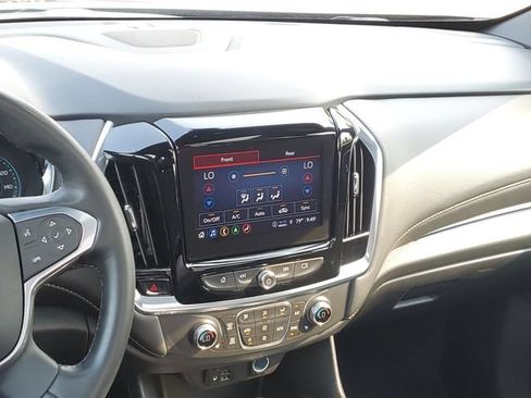Used 2023 Chevrolet Traverse LT w/ LT Premium Package AWD/4WD image 29