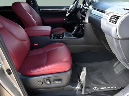 Used 2023 Lexus GX 460 Luxury w/ Sport Design Package image 8
