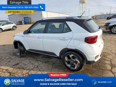 Used 2025 Hyundai Venue Limited image 3