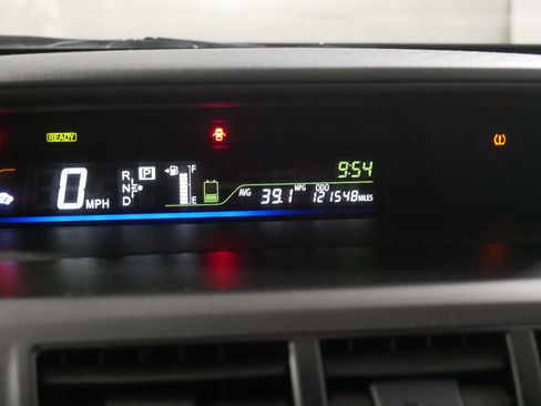 Used 2012 Toyota Prius V Five FWD image 21