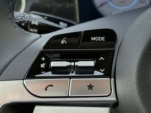 New 2026 Hyundai Elantra Limited FWD image 19