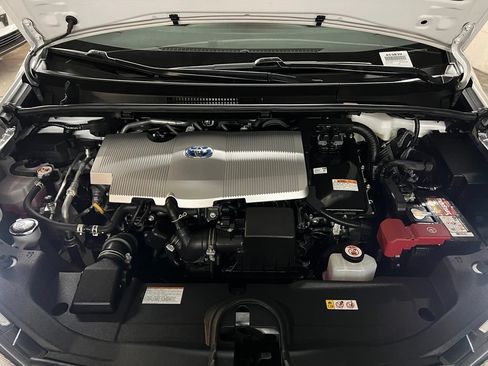 Certified 2022 Toyota Prius LE FWD image 38