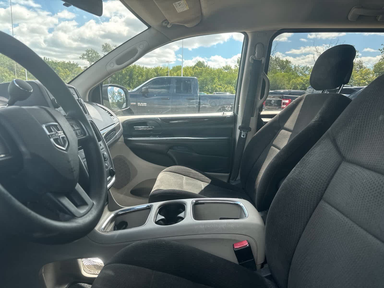 Used 2013 Dodge Grand Caravan SXT FWD image 30