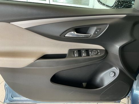 Used 2025 Buick Envista Avenir FWD image 11