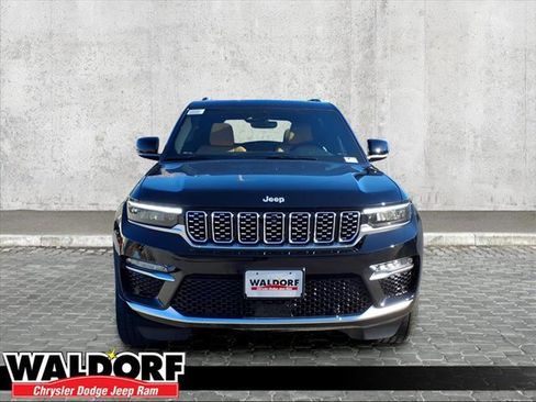 New 2025 Jeep Grand Cherokee Summit image 6