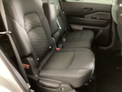 Used 2024 Nissan Pathfinder SV FWD image 20