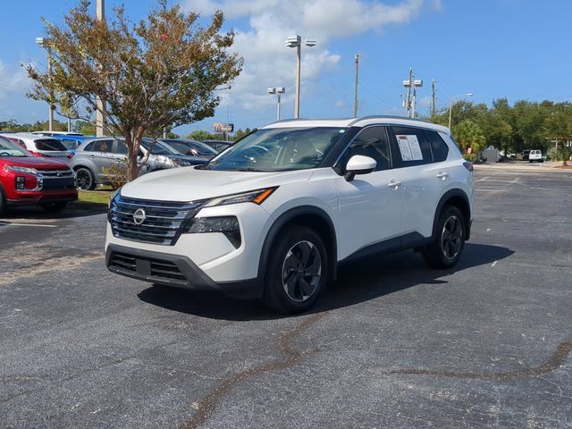 Used 2025 Nissan Rogue SV w/ SV Premium Package AWD/4WD image 2