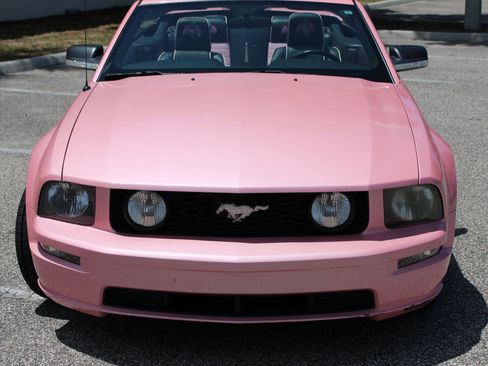 Used 2006 Ford Mustang GT RWD image 3