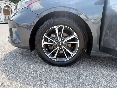 Used 2024 Kia Forte LXS FWD image 27