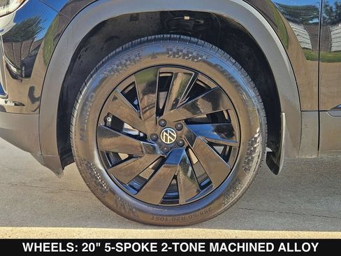 Used 2024 Volkswagen Atlas Cross Sport SE w/ Panoramic Sunroof Package FWD image 36