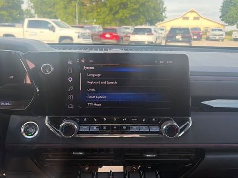 Used 2023 Chevrolet Colorado Z71 w/ Z71 Convenience Package 2 AWD/4WD image 13