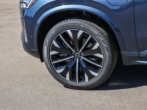 New 2026 Volvo XC90 T8 Plus w/ Protection Package Premier AWD/4WD image 8