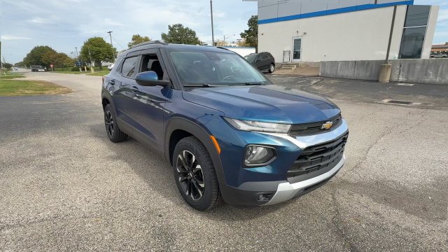 Used 2021 Chevrolet TrailBlazer LT FWD image 2