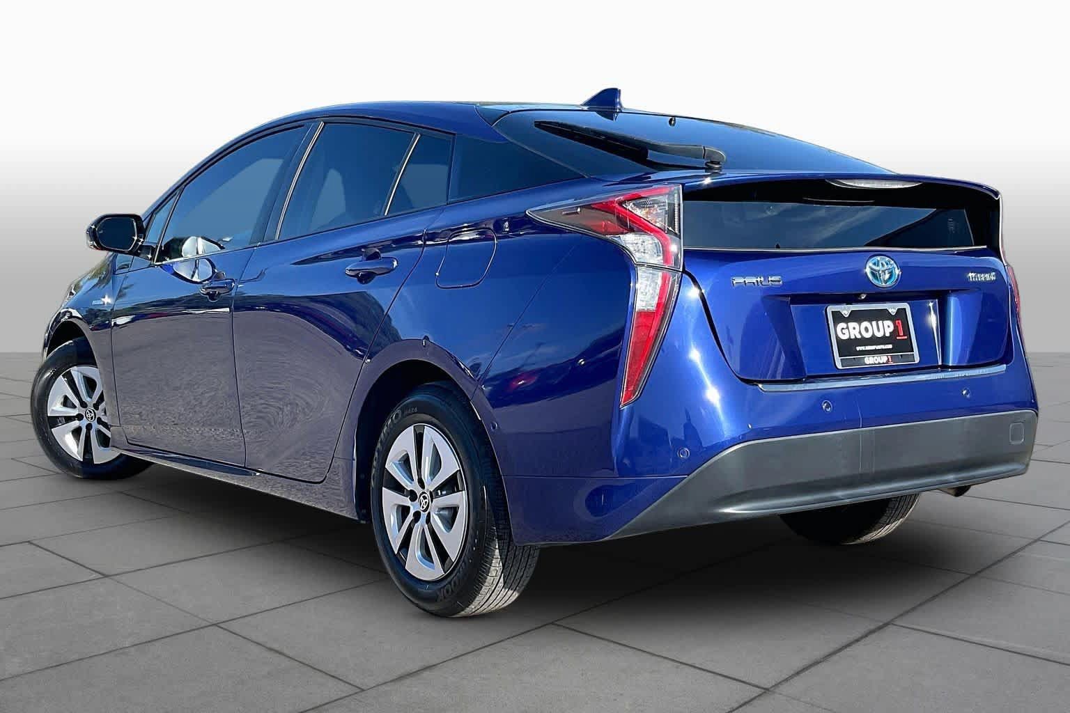 Used 2018 Toyota Prius Three FWD image 12