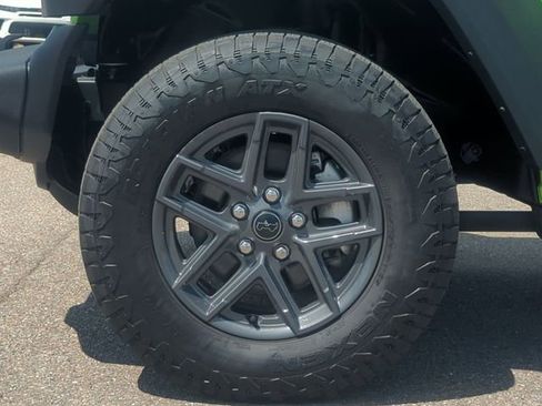 Used 2025 Jeep Wrangler Sport AWD/4WD image 10