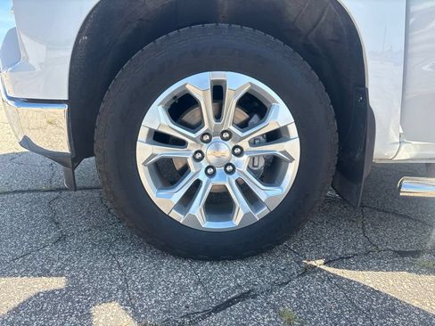 Used 2024 Chevrolet Silverado 1500 LTZ AWD/4WD image 24