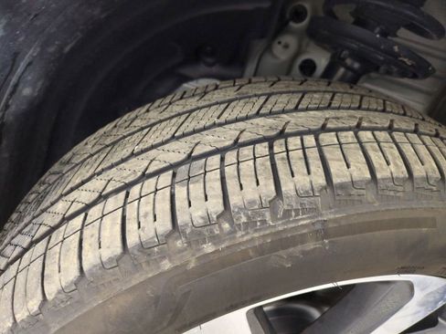 Certified 2025 Honda Pilot Elite image 32