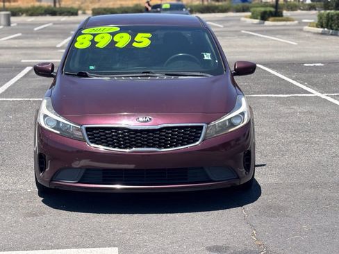 Used 2017 Kia Forte LX FWD image 2