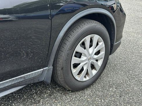 Used 2019 Nissan Rogue S FWD image 33