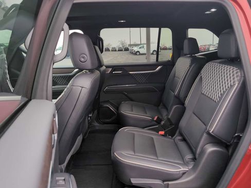 Used 2024 GMC Acadia Denali w/ Super Cruise Package image 25