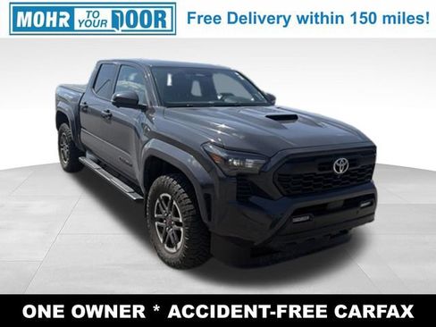 Used 2024 Toyota Tacoma TRD Sport w/ TRD Sport Premium Package AWD/4WD image 12