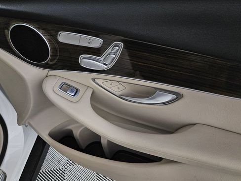 Used 2019 Mercedes-Benz GLC 300 4MATIC w/ Premium Package image 29