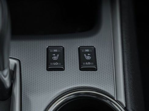 Used 2019 Nissan Pathfinder SL image 27