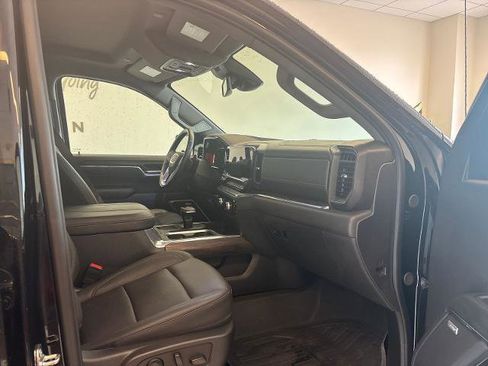 Used 2025 GMC Sierra 1500 SLT w/ SLT Premium Plus Package AWD/4WD image 5