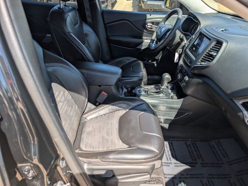 Used 2022 Jeep Cherokee Latitude AWD/4WD image 17