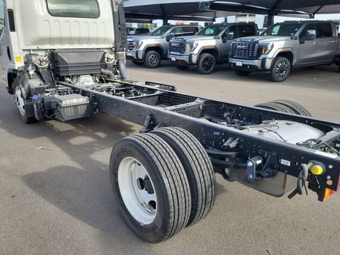 New 2025 Isuzu NPR HD image 17