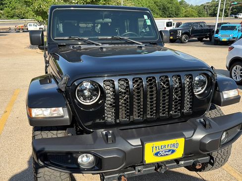 Used 2022 Jeep Gladiator Sport AWD/4WD image 3