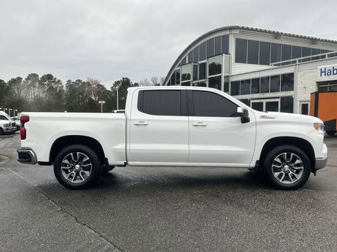 Used 2024 Chevrolet Silverado 1500 LT image 11