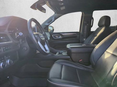 Used 2021 GMC Yukon SLT w/ SLT Luxury Package image 16