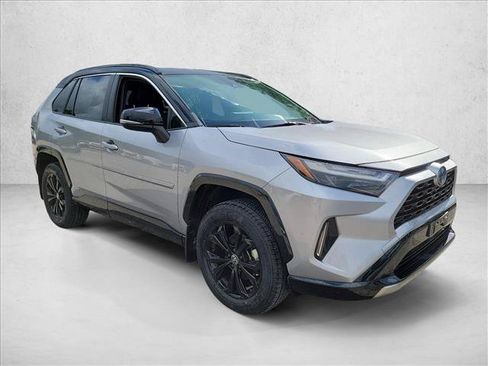 Used 2022 Toyota RAV4 XSE AWD/4WD image 3