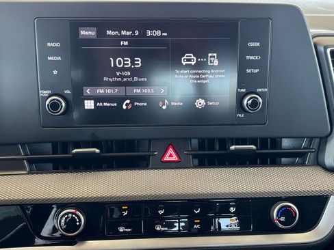 Used 2025 Kia Sportage LX image 20