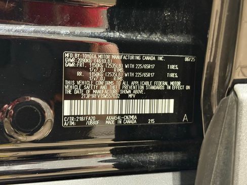 Certified 2025 Toyota RAV4 XLE AWD/4WD image 29