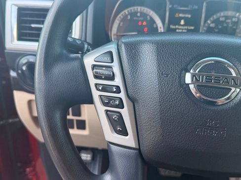 Used 2018 Nissan Titan SV AWD/4WD image 23
