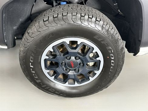Used 2024 Toyota Tacoma TRD Off-Road image 11