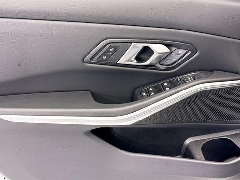 Used 2025 BMW 330i Sedan w/ Convenience Package RWD image 22