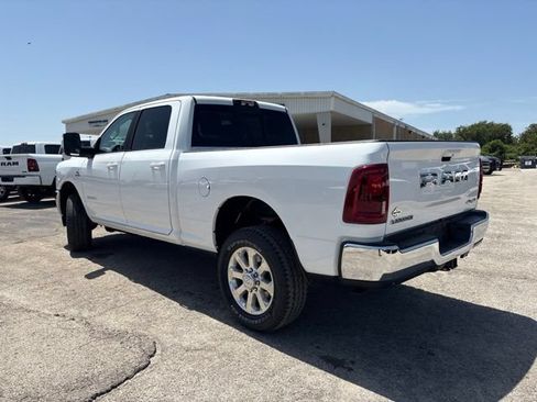 New 2026 RAM 2500 Laramie AWD/4WD image 3