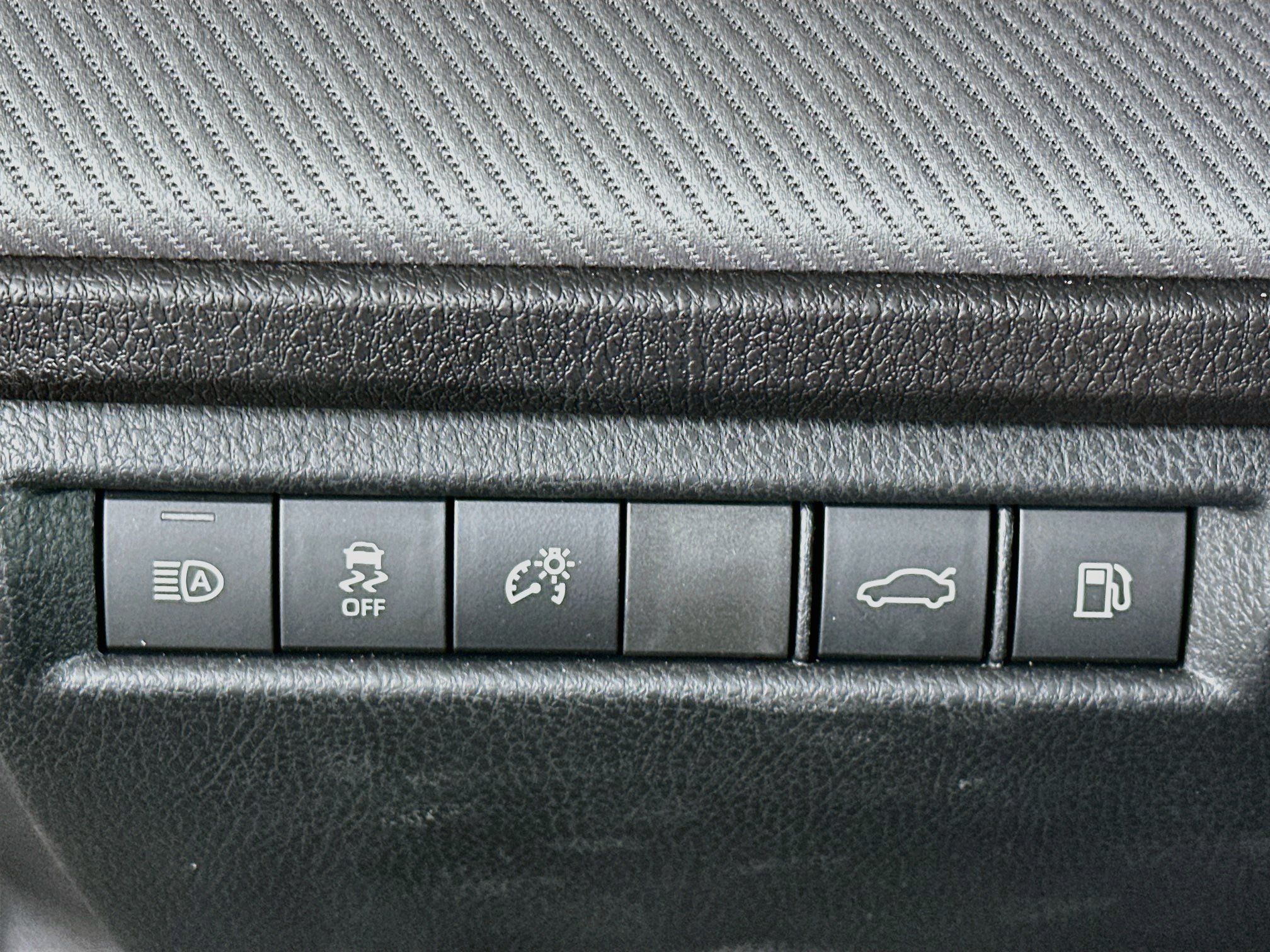 Used 2026 Toyota Camry SE FWD image 17