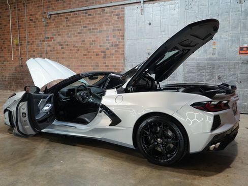 Used 2021 Chevrolet Corvette Stingray Preferred Cpe w/ 2LT image 61