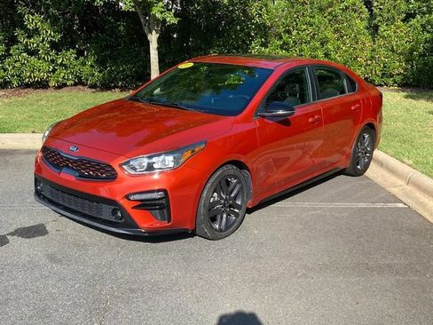 Used 2021 Kia Forte GT-Line w/ GT-Line Premium Package FWD image 3