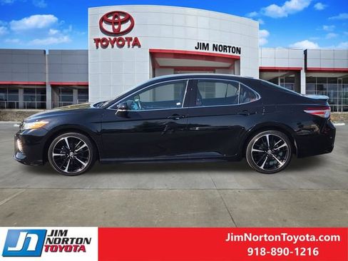 Used 2020 Toyota Camry XSE FWD image 5