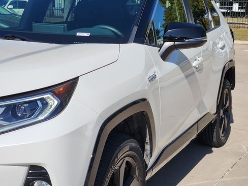 Used 2020 Toyota RAV4 XSE image 9