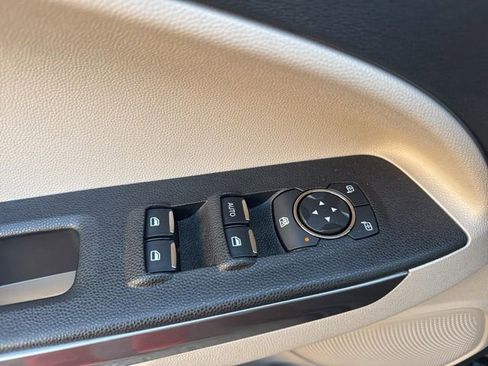 Used 2021 Ford EcoSport SE w/ SE Convenience Package image 12